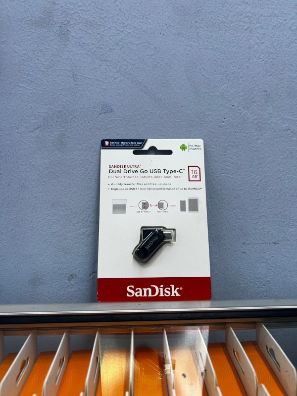 16GB SanDisk ULTRA Dual Drive Go USB Type-C Flash Drive